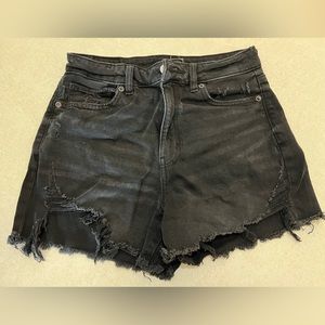 AE Distressed High Waisted Mom Short